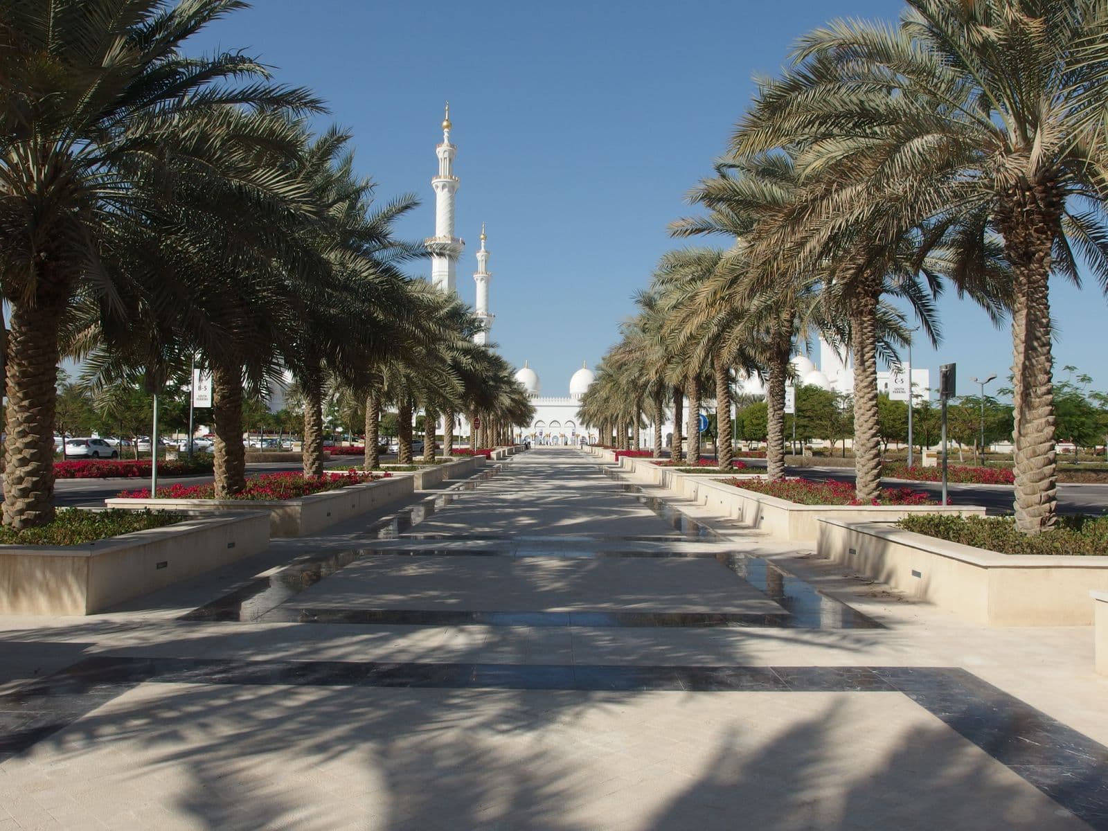 Sheikh Zayed Grand Mosque in Abu Dhabi